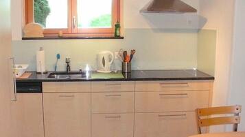 Kühlschrank, Mikrowelle, Ofen, Geschirrspüler