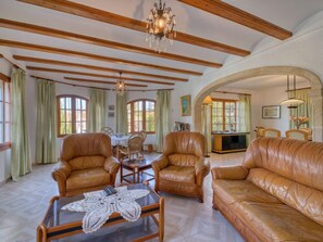 Télévision, cheminée