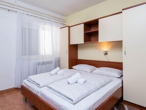 3 bedrooms, Internet
