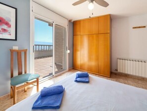 6 chambres, fer et planche à repasser, Wi-Fi