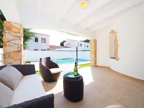 Terrace/patio - Alberes by Interhome (Empuriabrava)