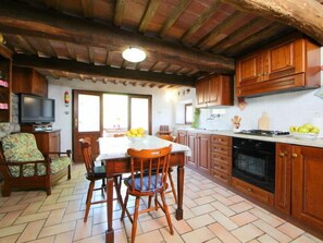 Fridge, oven, dishwasher, cookware/dishes/utensils - La Fornace by Interhome (Roccastrada)