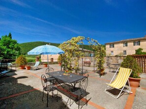 Outdoor dining - L'Erika by Interhome (Sovicille)
