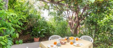 Servei de restauració a l'aire lliure