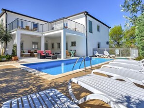 Pool - Apartment File by Interhome (Umag/Zambratija)