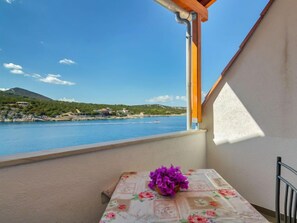 Outdoor dining - Apartment Cico by Interhome (Hvar/Pokrivenik)