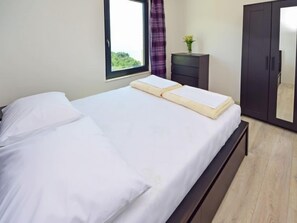 3 bedrooms, free Internet