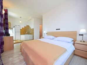 3 bedrooms, free internet