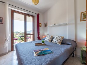 2 Schlafzimmer, Bügeleisen/Bügelbrett