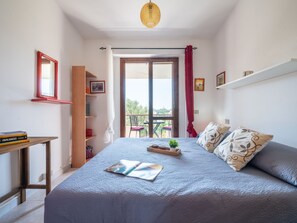 2 chambres, fer et planche à repasser