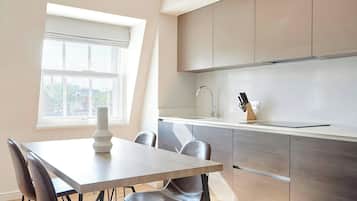 Apartment, 2 Bedrooms | 2 bedrooms, individually decorated, individually furnished