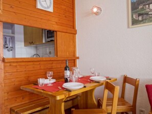 Dining - Rond Point des Pistes (Val Claret) by Interhome (Tignes)