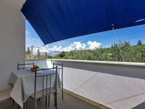 Outdoor dining - Apartment Cico by Interhome (Hvar/Pokrivenik)
