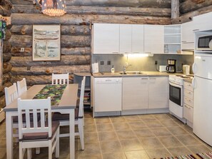 Fridge, microwave, dishwasher, cookware/dishes/utensils