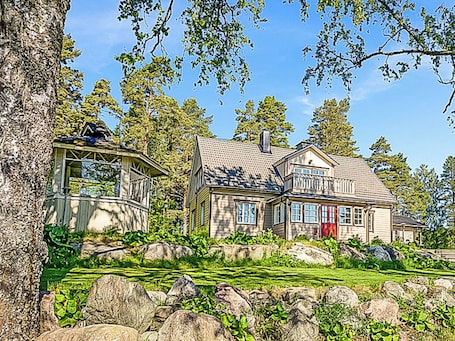 Exterior. Päätalo, mökkilomat ja perhejuhlat by Interhome
