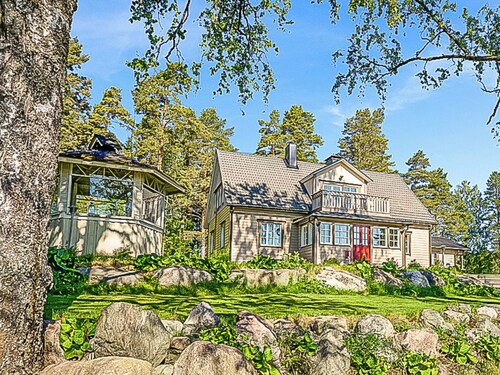 Päätalo, mökkilomat ja perhejuhlat by Interhome