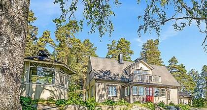 PÀÀtalo, mökkilomat ja perhejuhlat by Interhome