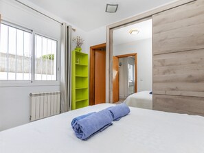 4 slaapkamers, een strijkplank/strijkijzer, wifi