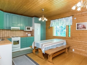 Fridge, microwave, dishwasher, cookware/dishes/utensils - Laavusranta by Interhome (Mikkeli)