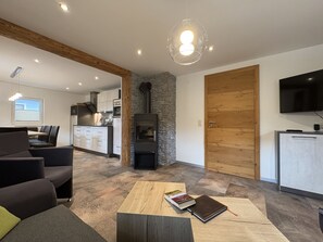 Fernseher, Kamin