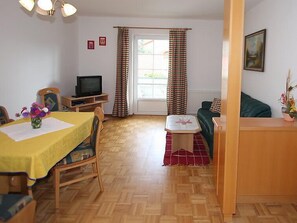 TV - Apartment Frank by Interhome (Feldkirchen in Kärnten)