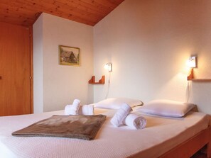 4 bedrooms, free internet