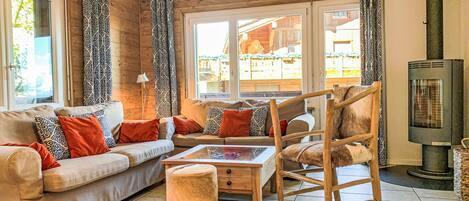 Télévision, cheminée, lecteur de DVD