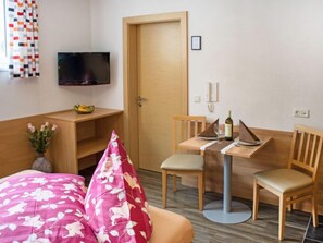 1 quarto, acesso à internet