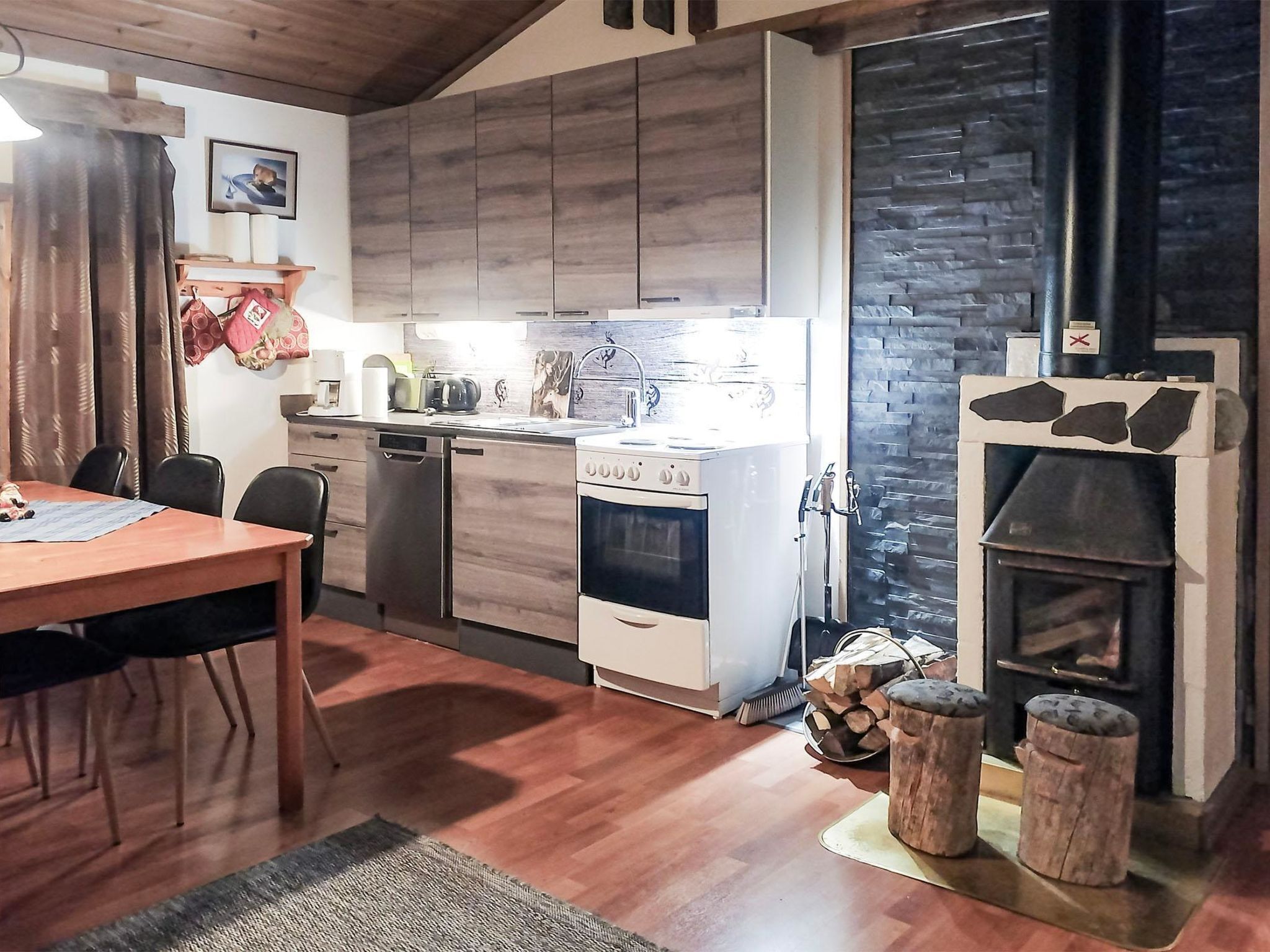 Refrigerador, microondas, lavavajillas y periquera 