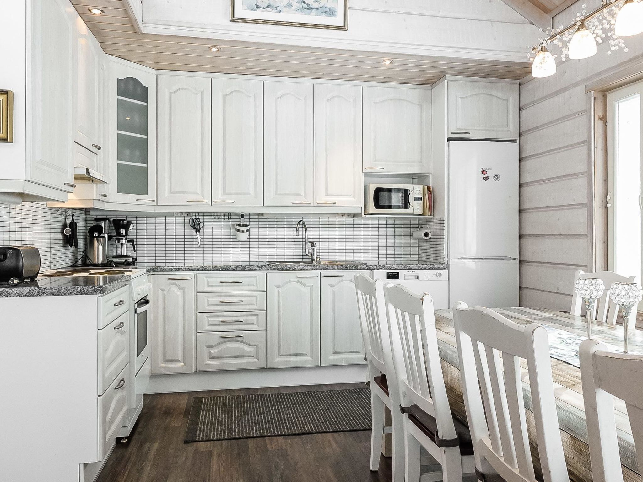 Fridge, microwave, dishwasher, cookware/dishes/utensils