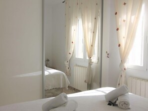 2 Schlafzimmer, Schreibtisch, Internetzugang