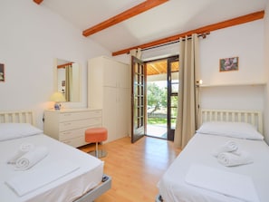 3 camere
