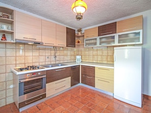 Frigorifero, forno, pentole/stoviglie/utensili