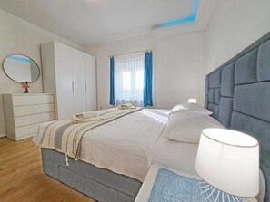 6 Schlafzimmer, Bügeleisen/Bügelbrett, WLAN