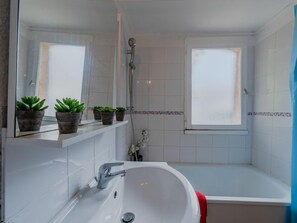Bathroom - Le Hameau des Capellans by Interhome (Saint Cyprien)