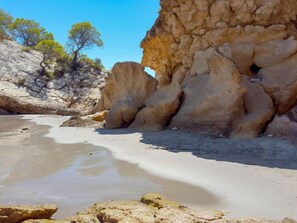 Una playa cerca