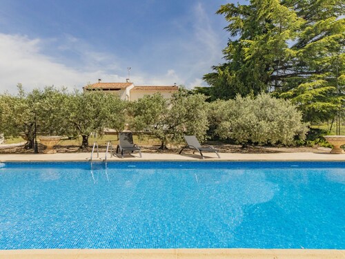 Cucuron by Interhome