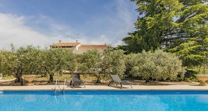 Cucuron by Interhome