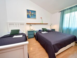 4 عدّة غرف نوم وخدمة الإنترنت