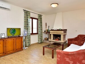 TV, fireplace - Vacation home Kate by Interhome (Novigrad (Zadar))