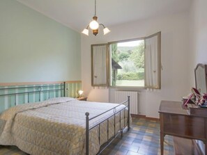 2 bedrooms, free Internet