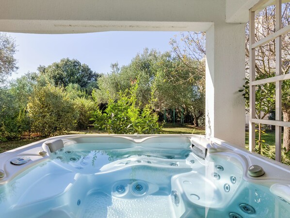 Outdoor spa tub - Apartment Anica by Interhome (Zadar)