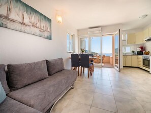 TV - Apartment Golub by Interhome (Karlobag)