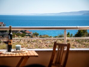 تناول الطعام بالخارج