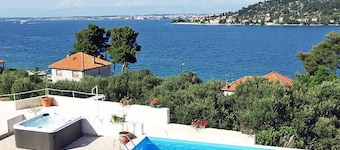 Appartamento Zdenko by Interhome