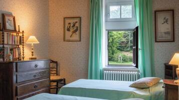 4 makuuhuonetta, silitysrauta/-lauta, Wi-Fi