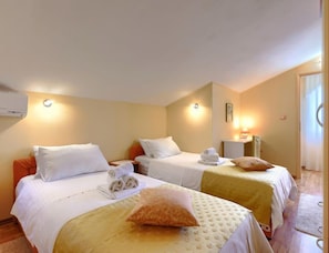 3 Schlafzimmer, Bügeleisen/Bügelbrett, kostenloses Internet