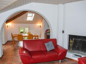 TV - Tazzino by Interhome (Locarno)