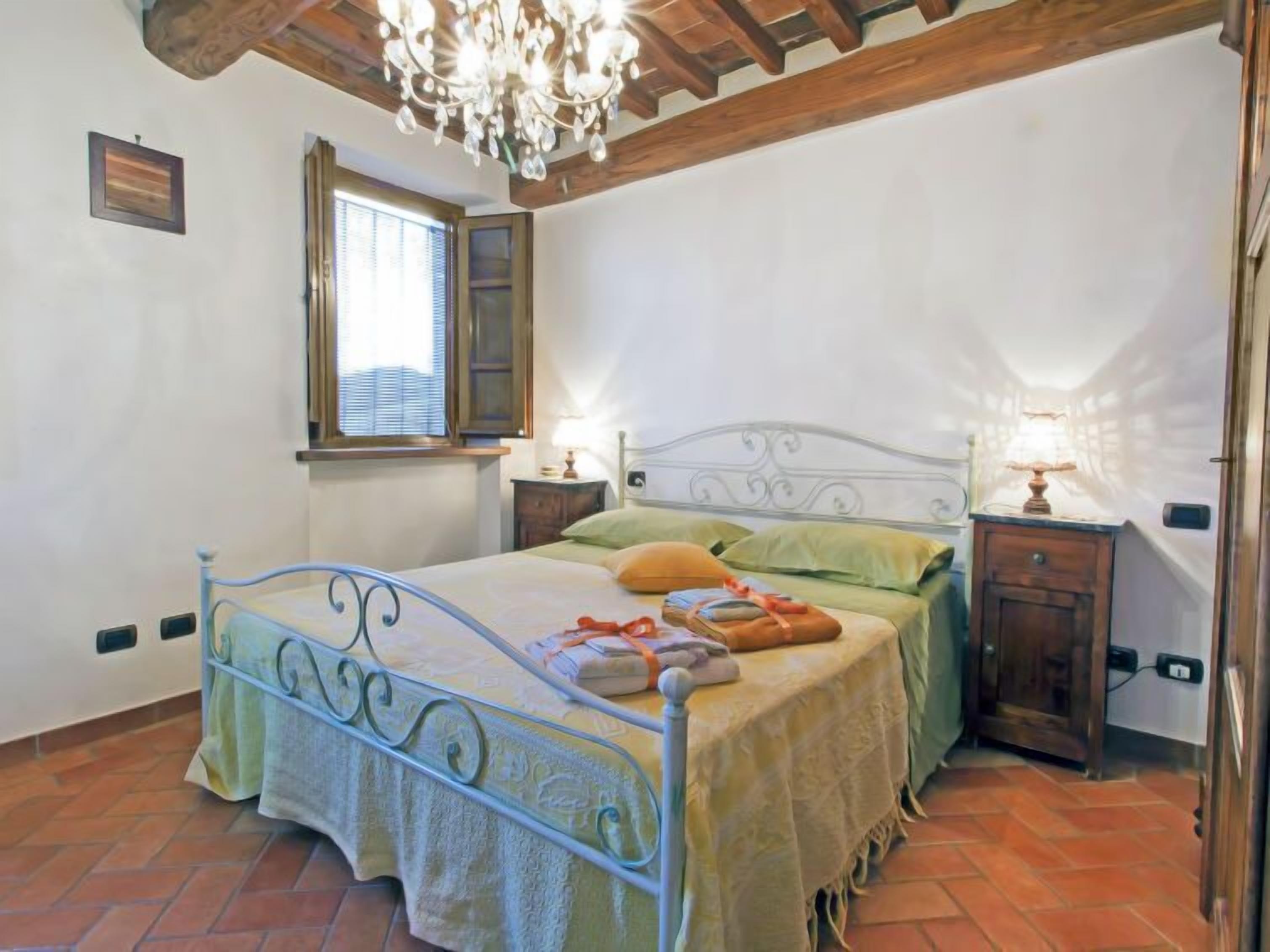 2 sovrum och strykjärn/strykbräda