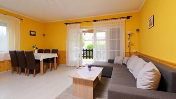 Een televisie en een dvd-speler